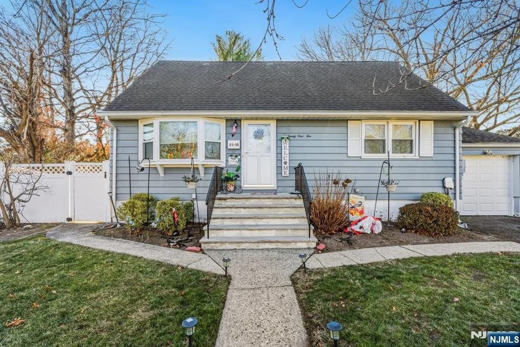 Photo of 2110 Carlisle Place, Fair Lawn, NJ 07410 (MLS # 26005088)