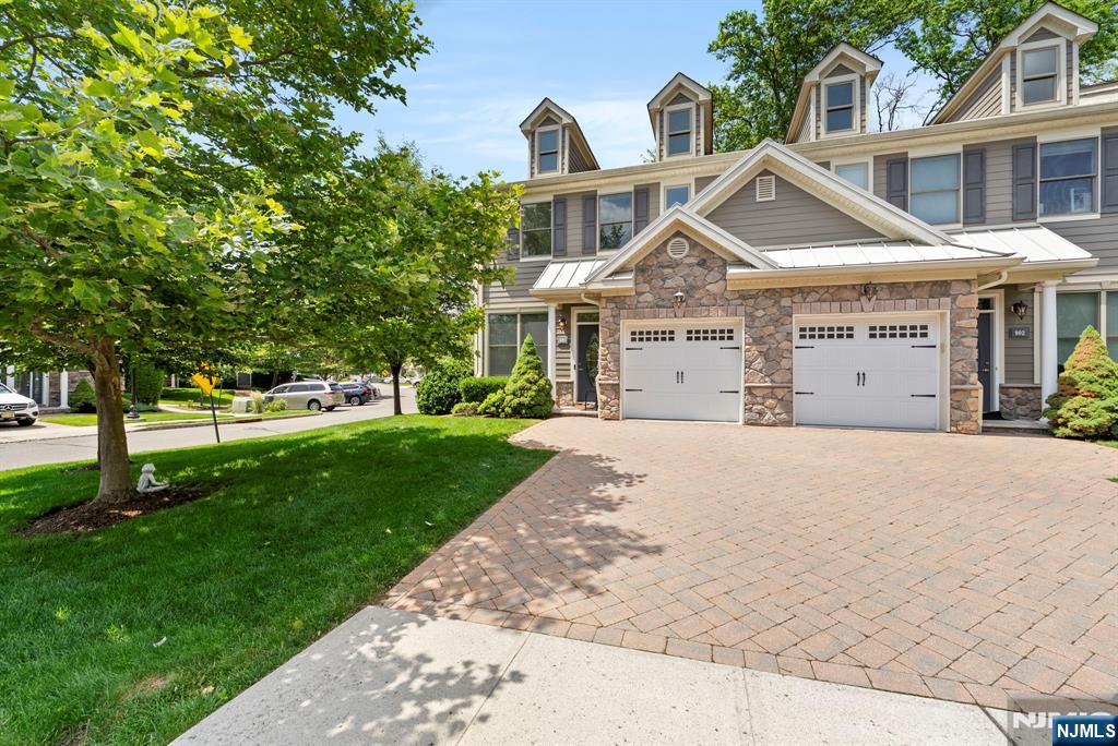 901 Whitney Lane