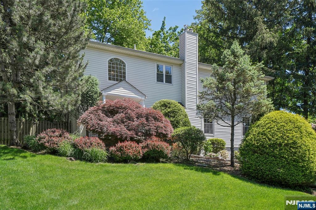 43 Lawrence Parkway