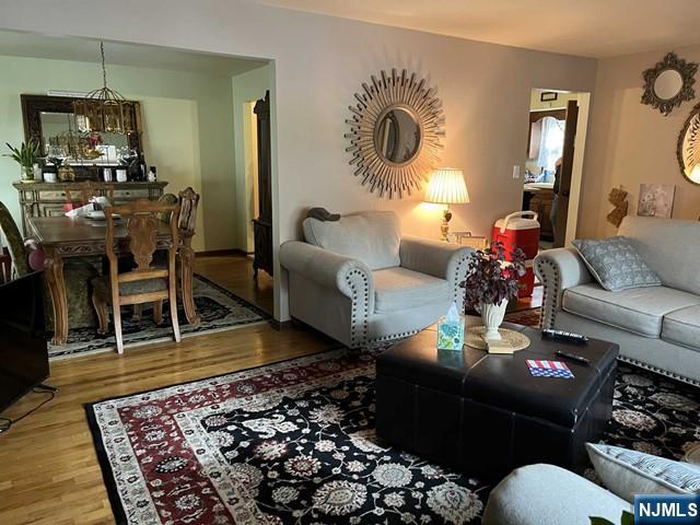 Carlstadt, New Jersey 07072, United States, 3 Bedrooms Bedrooms, ,3 BathroomsBathrooms,Residential,Active,219092