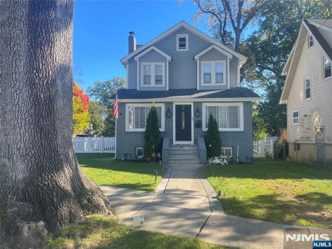 Photo of 53 Oakland Street, Englewood, NJ 07631 (MLS # 26040303)