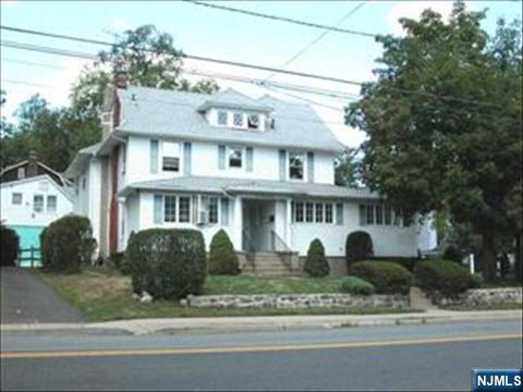 Photo of 102 S Maple Ave #3, Ridgewood Village, NJ 07450 (MLS # 26013531)