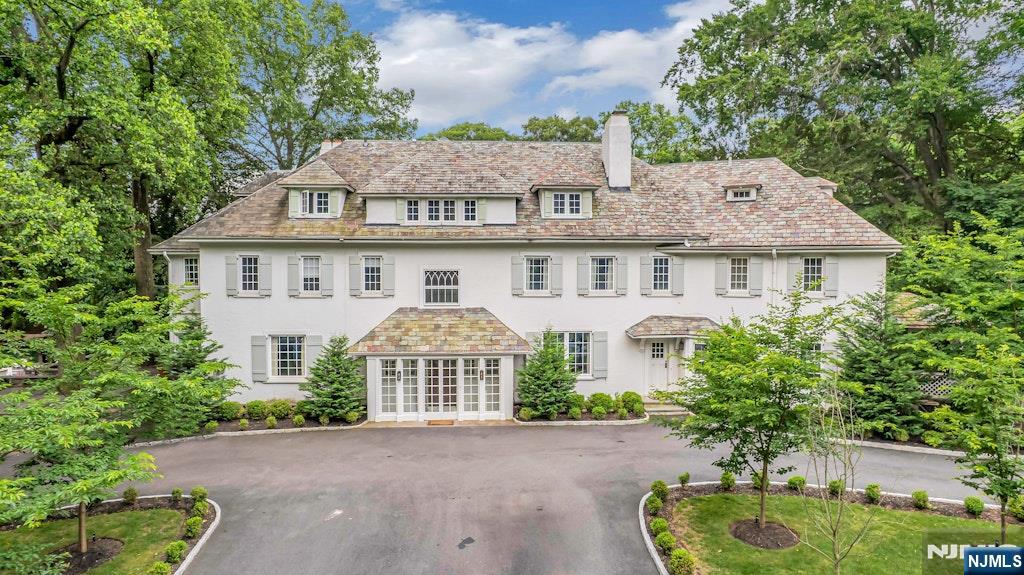 60 Wildwood Avenue, West Orange, New Jersey - 12 Bedrooms  
9 Bathrooms  
26 Rooms - 