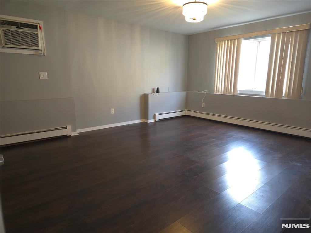 385 Westervelt Place