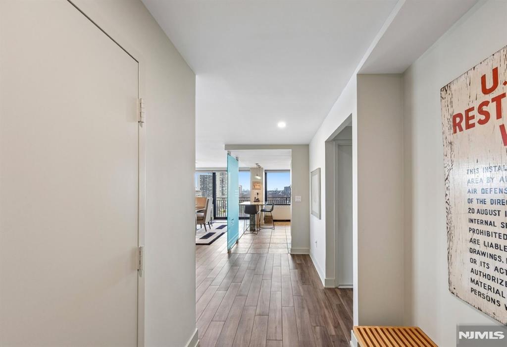 1500 Palisade 14F