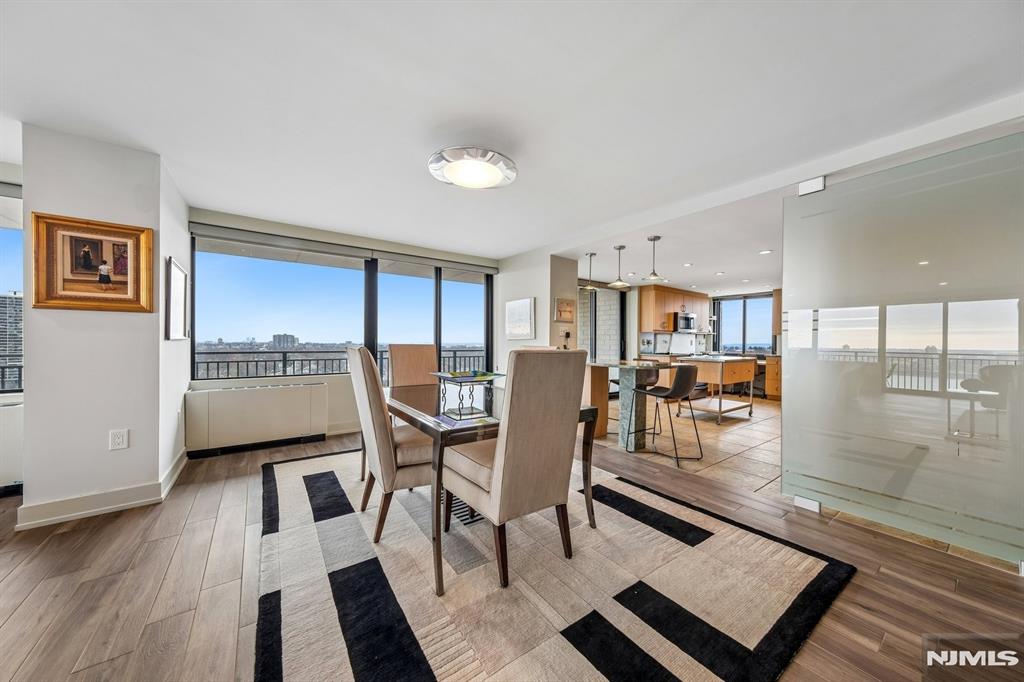 1500 Palisade 14F