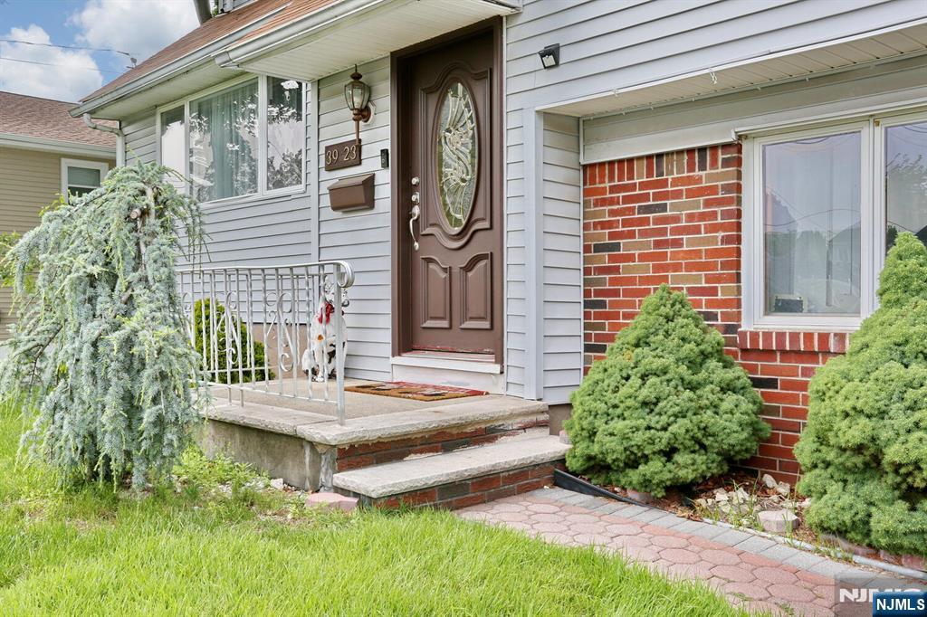 39-23 Pershing Street