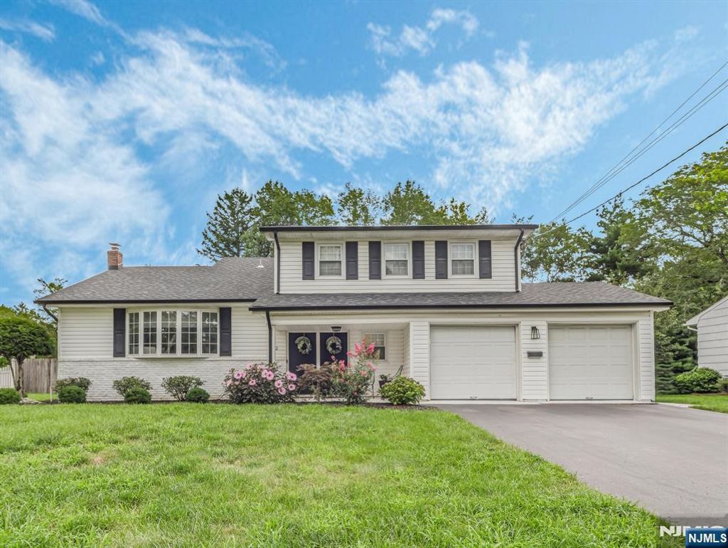 Photo of 202 Andover Drive, Wayne, NJ 07470 (MLS # 25041656)