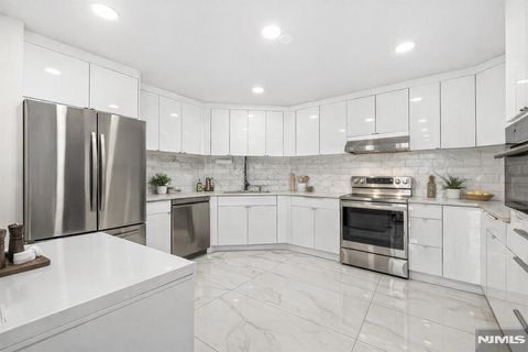 427 Harmon Cove Tower 427 Secaucus NJ 07094