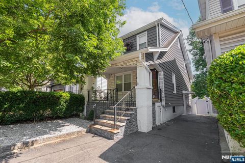 Photo of 39 Summit Street, Ridgefield Park, NJ 07660 (MLS # 25035722)
