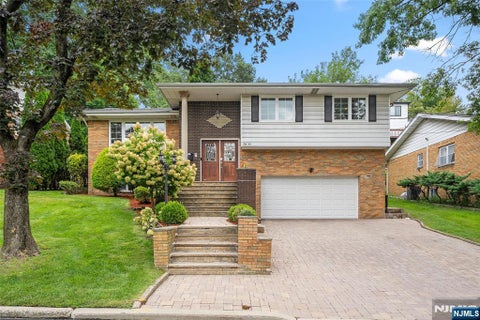 Photo of 55 Birch Street, Englewood Cliffs, NJ 07632 (MLS # 26031518)