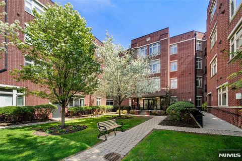 Photo of 1121 Riverview Avenue #121, Englewood, NJ 07631 (MLS # 26010307)