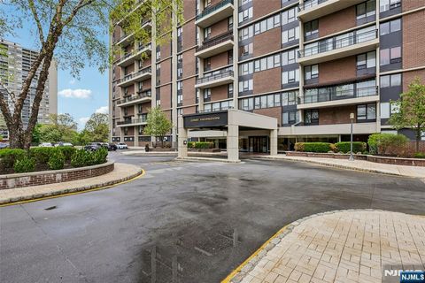 Photo of 1 Horizon Road #1404, Fort Lee, NJ 07024 (MLS # 26014464)
