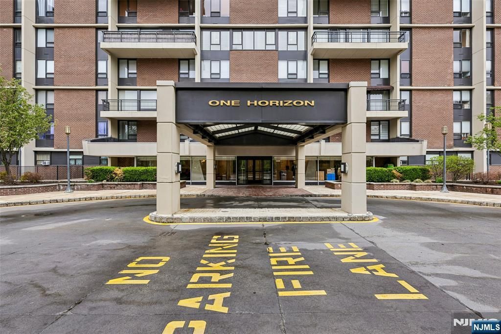 Photo of 1 Horizon Road #1404, Fort Lee, NJ 07024 (MLS # 26014464)