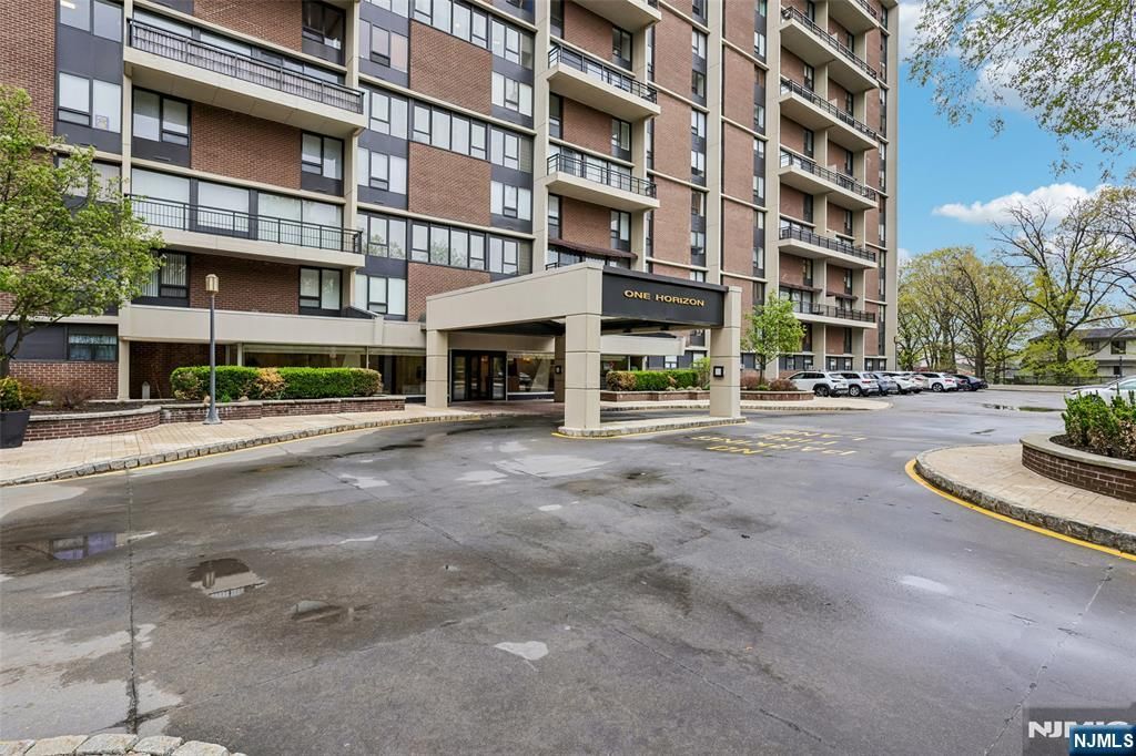 Photo of 1 Horizon Road #1404, Fort Lee, NJ 07024 (MLS # 26014464)