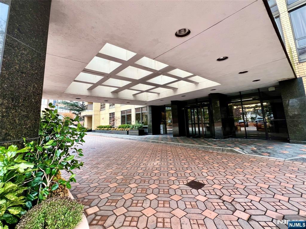 900 Palisade Avenue 3H