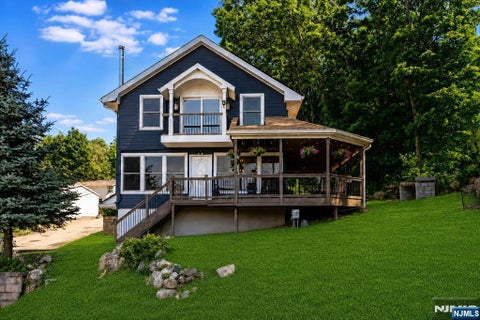 Photo of 2 San Bar Drive, Jefferson Township, NJ 07849 (MLS # 26035101)