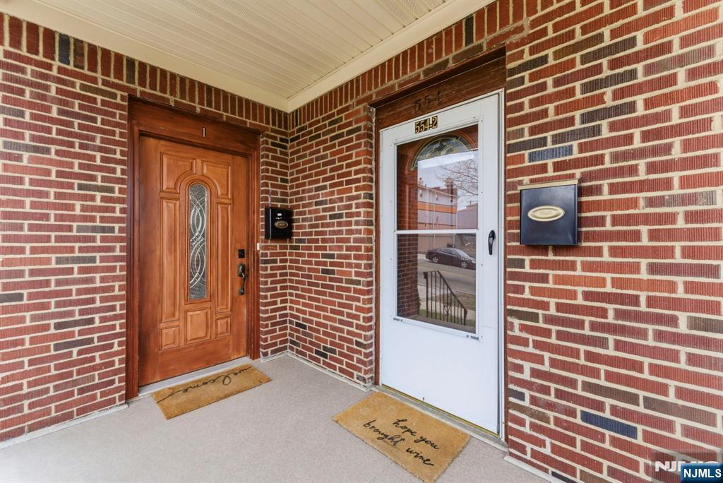 554 Kingsland Avenue