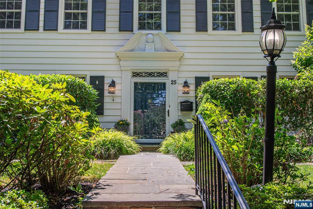 25 West Road