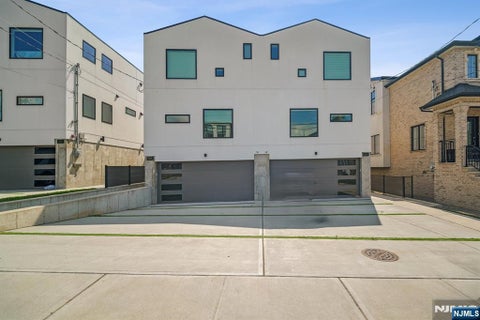 Photo of 66 Henry Ave, Palisades Park, NJ 07650 (MLS # 26027199)