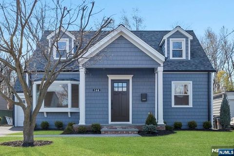 144 Washington Avenue Elmwood Park NJ 07407