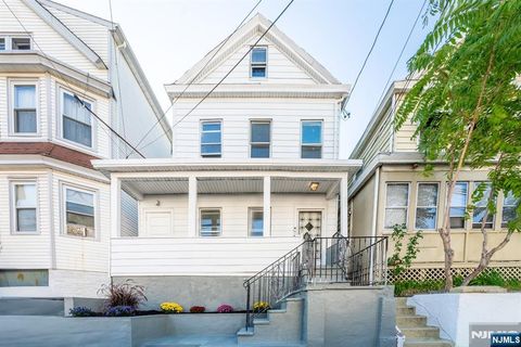 Photo of 446 24th Street, Paterson, NJ 07514 (MLS # 26019815)