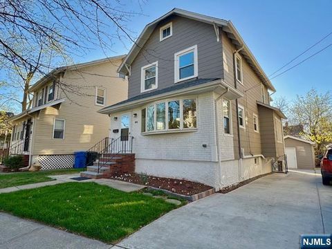 MLS: 25006582