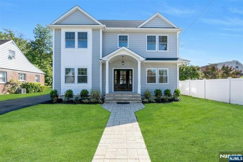 204 Woodland Road New Milford NJ 07646