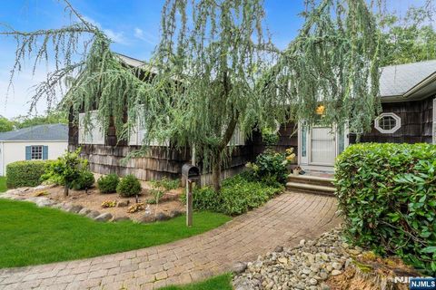 27 Underwood Drive West Orange NJ 07052