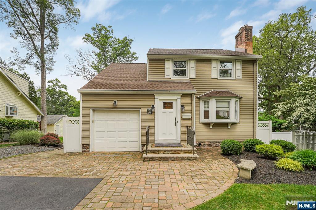 146 Beechwood Drive, Wayne, New Jersey - 3 Bedrooms  
2 Bathrooms  
7 Rooms - 