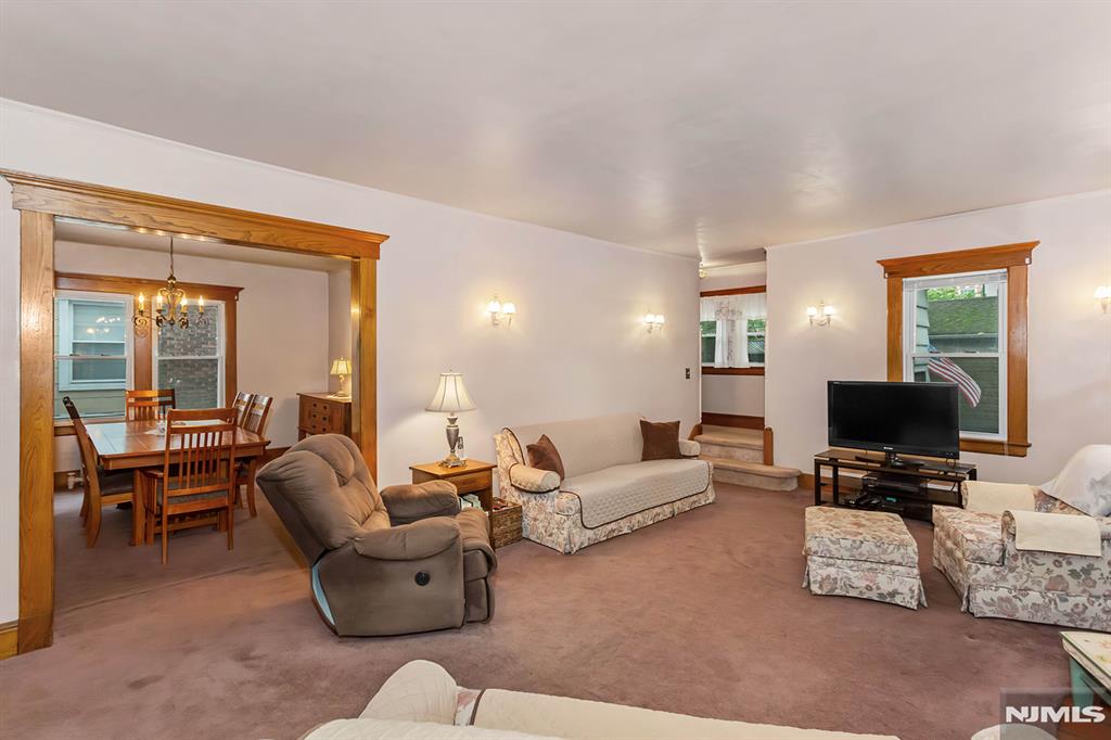21 Spruce Avenue