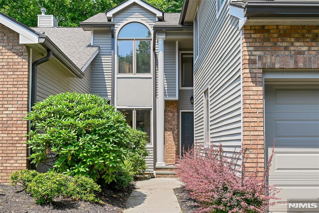 91 Lakeview Drive