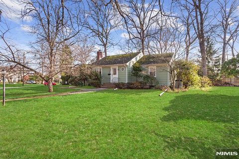 284 Village Place Wyckoff NJ 07481