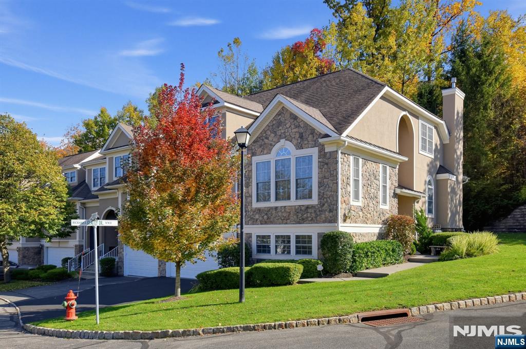 2 Ardsley Court