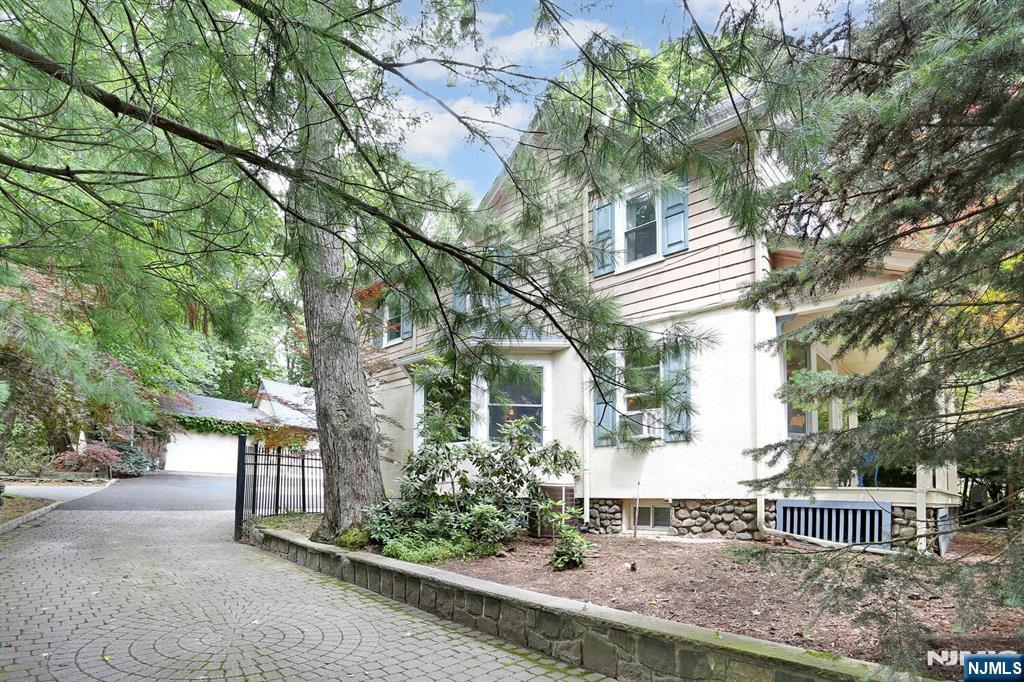 260 Glen Avenue