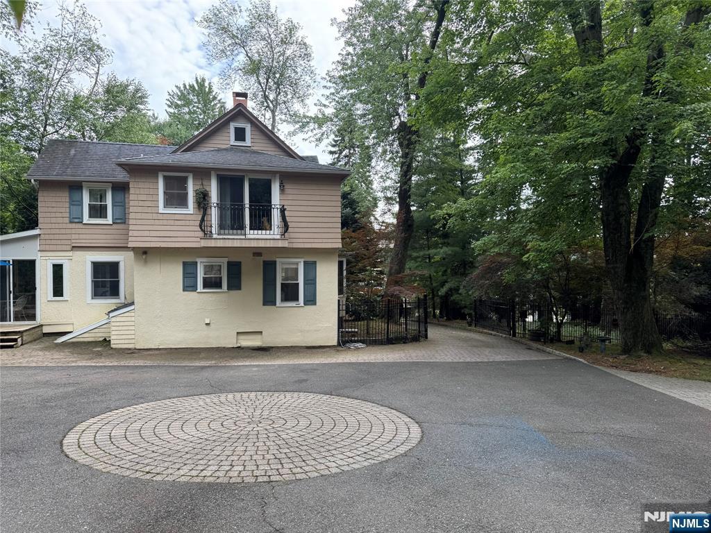 260 Glen Avenue