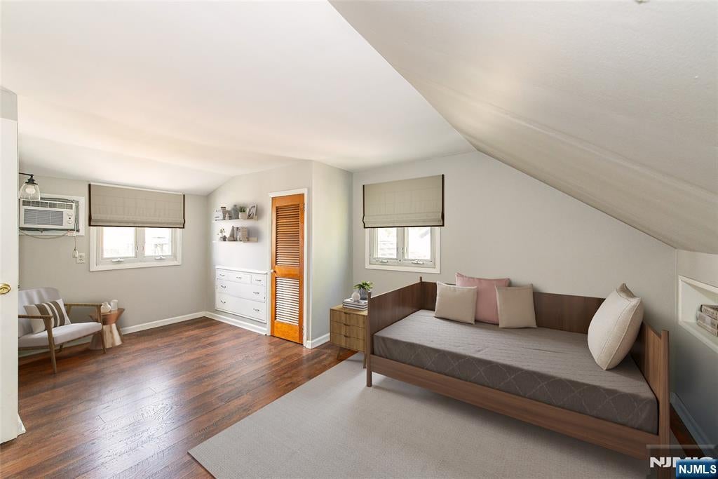 3 Vivian Court