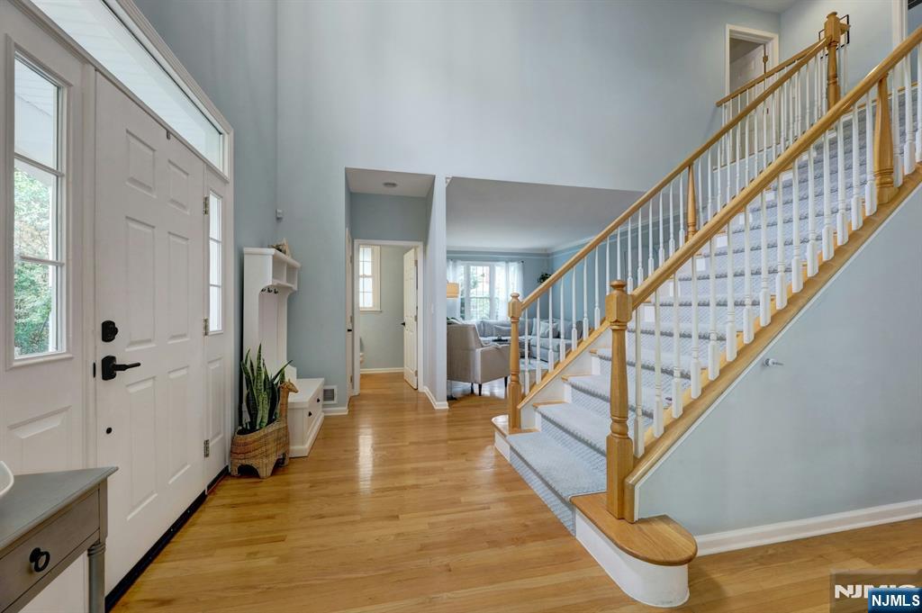 17 Crooked Hill