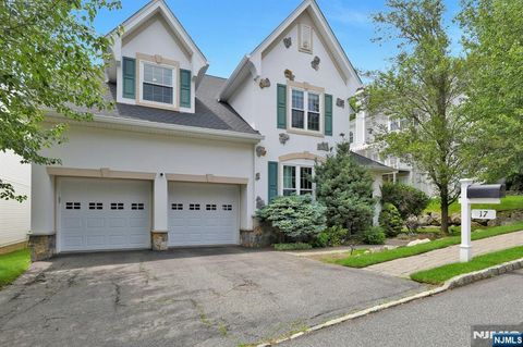 17 Crooked Hill Oakland NJ 07436