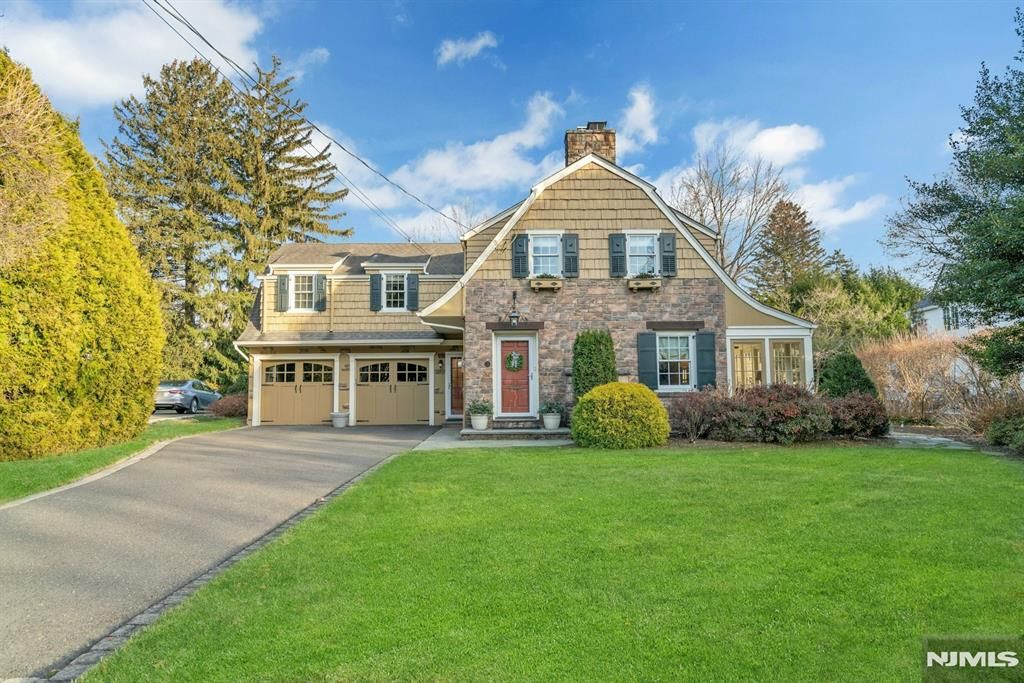 Photo of 24 Sutton Drive, Ho-Ho-Kus, NJ 07423 (MLS # 25042865)