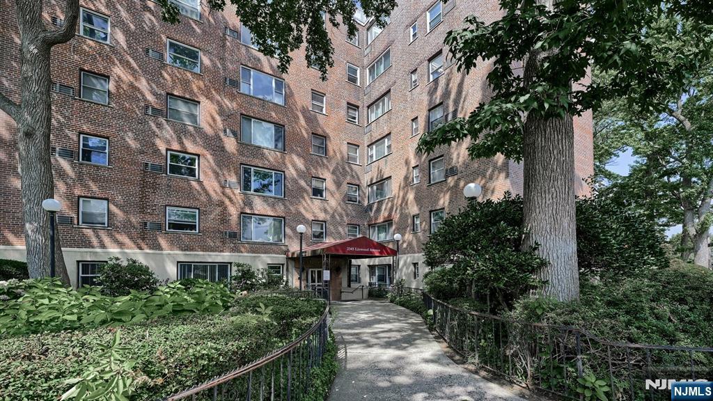 2345 Linwood Avenue 5D