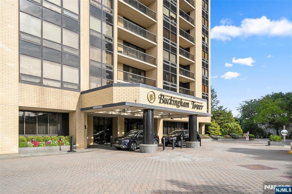 800 palisade Avenue 24 E