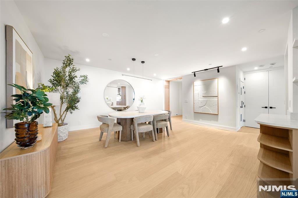 800 palisade Avenue 24 E