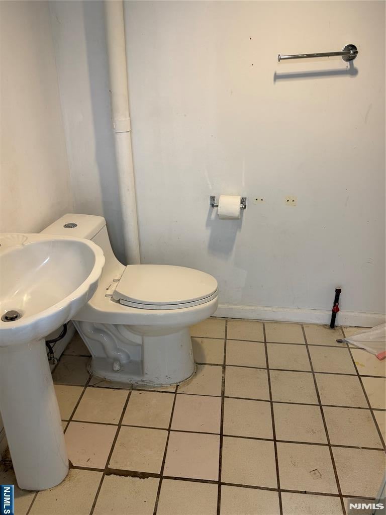 56 Central Avenue Downstairs
