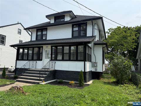 Photo of 319 Crestview Place, Teaneck, NJ 07666 (MLS # 26030368)