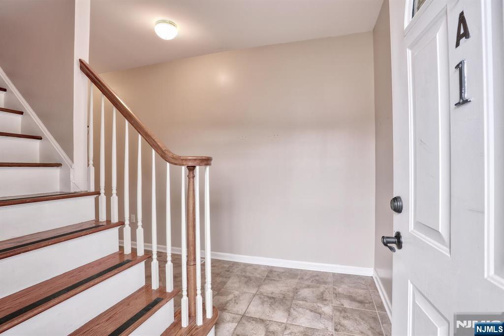 6 Central Avenue 1