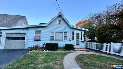 32 Leary Avenue Bloomingdale NJ 07403