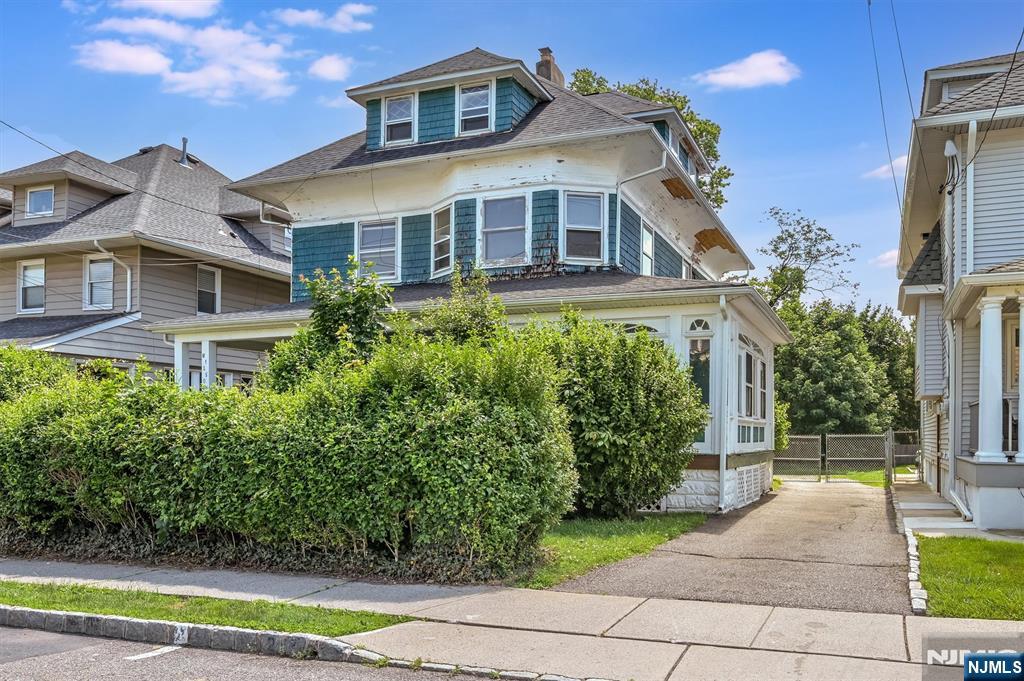 27 Willow Street