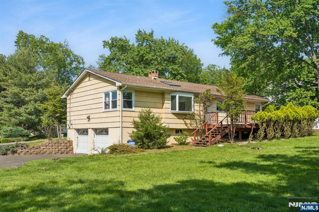 12 Clover Court