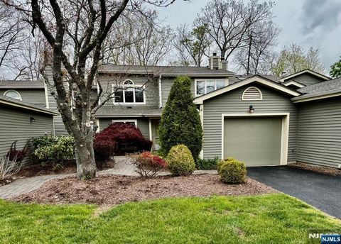 Photo of 25 Stone Row Lane, Jefferson Township, NJ 07438 (MLS # 26018025)